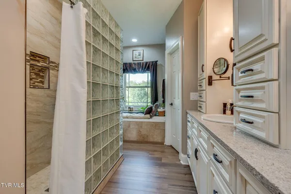 $965,000 | 399 Carson Creek Road, Limestone, TN 37681