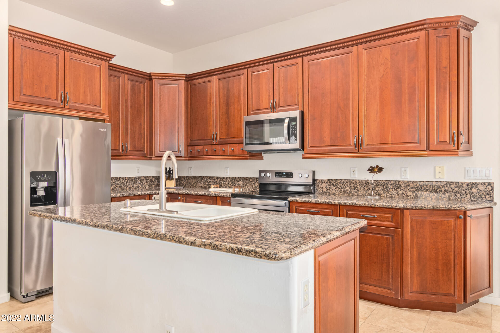 3903 East Carson Road Phoenix, AZ 85042 - Photo 12 of 34 0011-11 - Carson