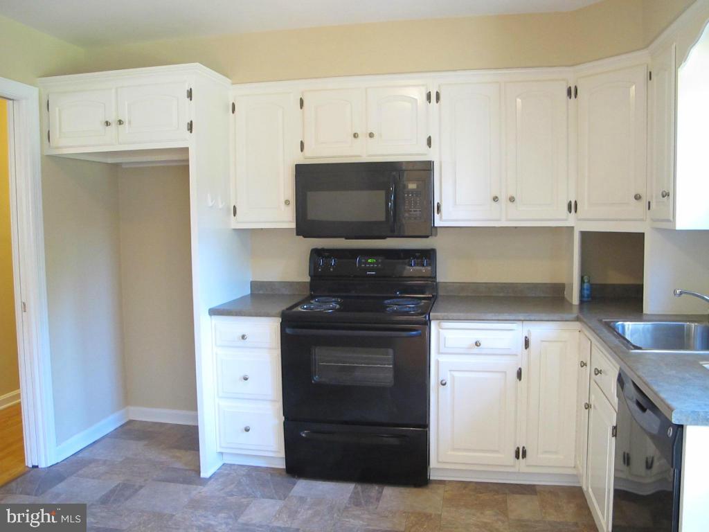 3248 Randy Road Lancaster, PA 17601 - Photo 8 of 26 Gallery Image 8