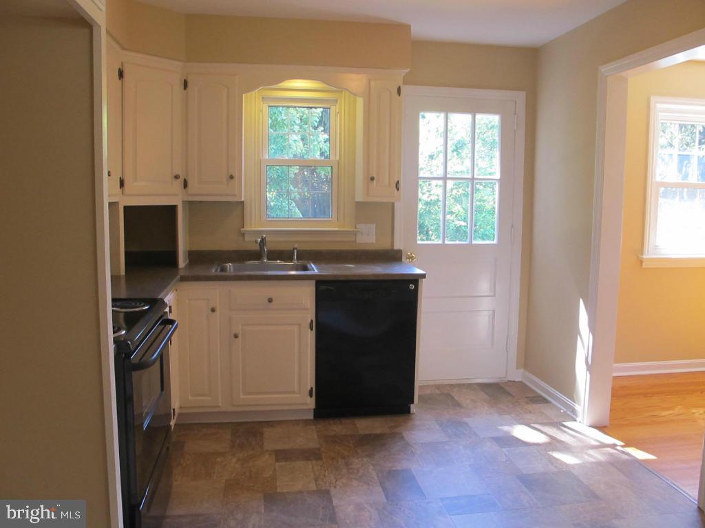 3248 Randy Road Lancaster, PA 17601 - Photo 10 of 26 Gallery Image 10