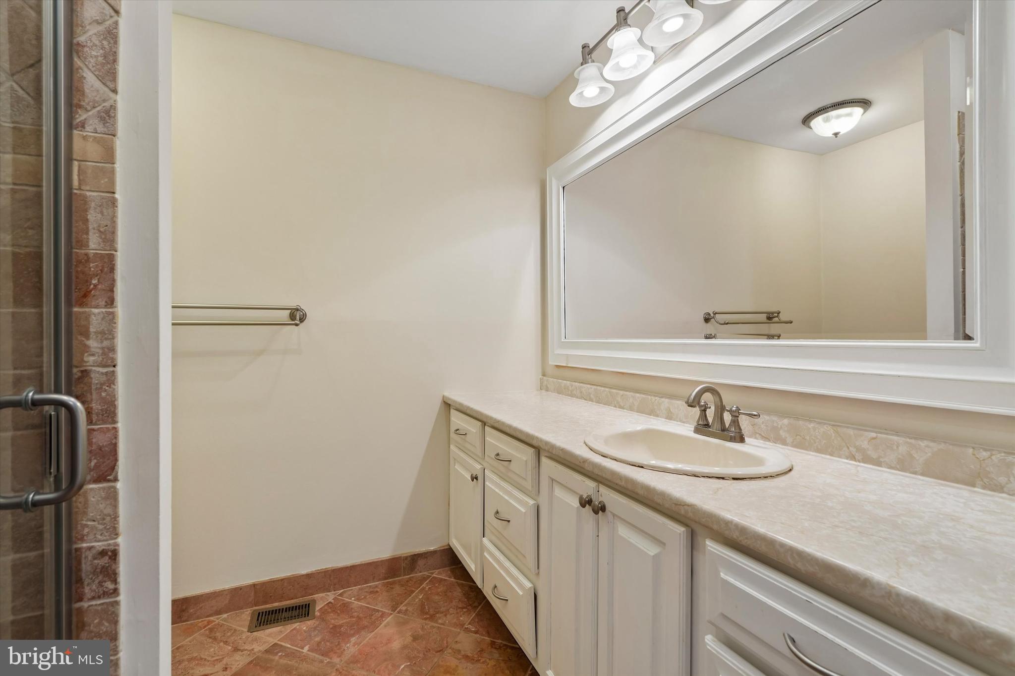156 Eaton Drive Wayne, PA 19087 - Photo 13 of 24