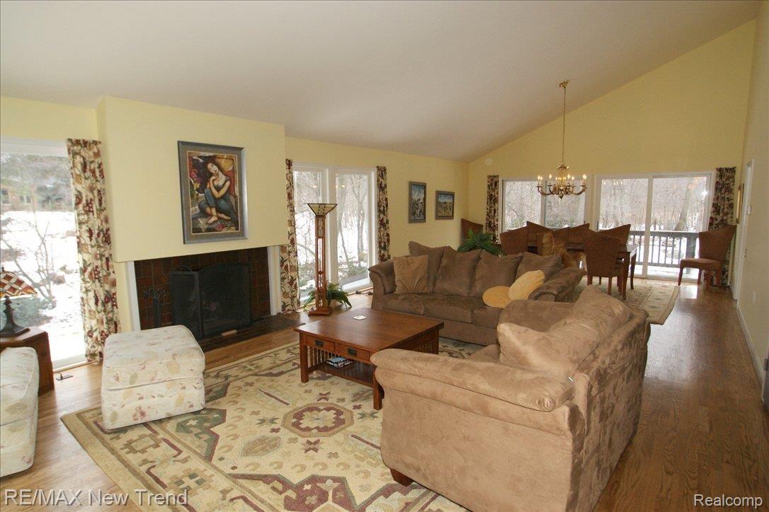 5200 Rector Court Bloomfield Hills, MI 48302 - Photo 4 of 25 Great Rm w/FP & Vaulted Ceiling