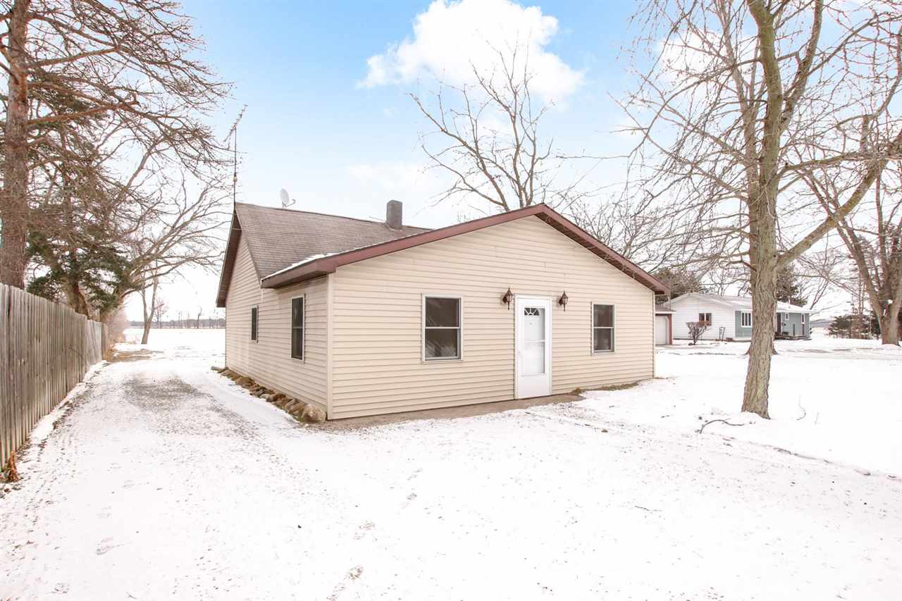 1555 South Hemlock Road Hemlock, MI 48626 - Photo 1 of 41