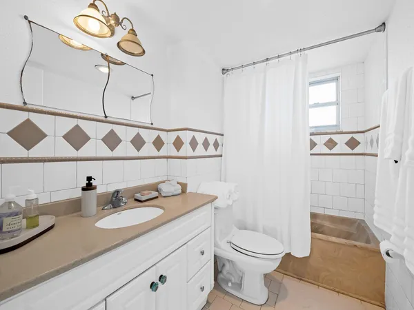 $545,000 | 2101 South Ocean Drive, Unit 801, Hollywood, FL 33019