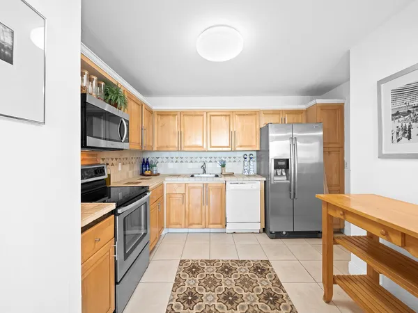 $545,000 | 2101 South Ocean Drive, Unit 801, Hollywood, FL 33019