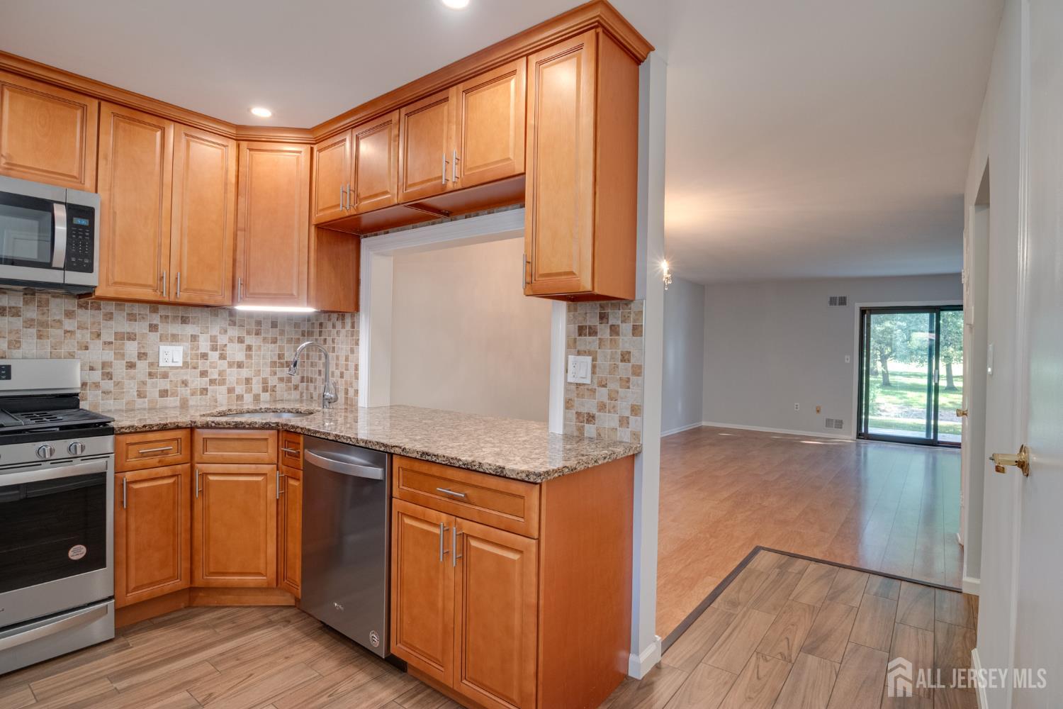 1 Orchid Court Edison, NJ 08820 - Photo 5 of 28