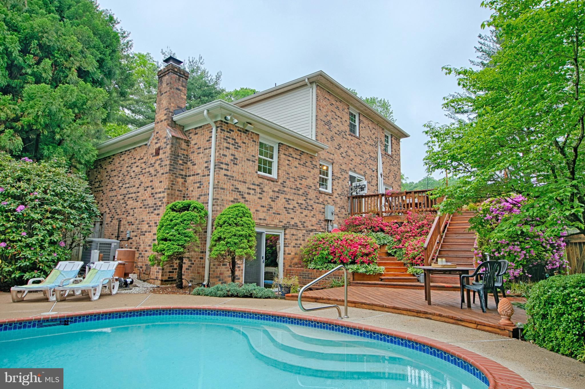 3217 Fox Mill Road Oakton, VA 22124 - Photo 25 of 30 View of the rear of the home