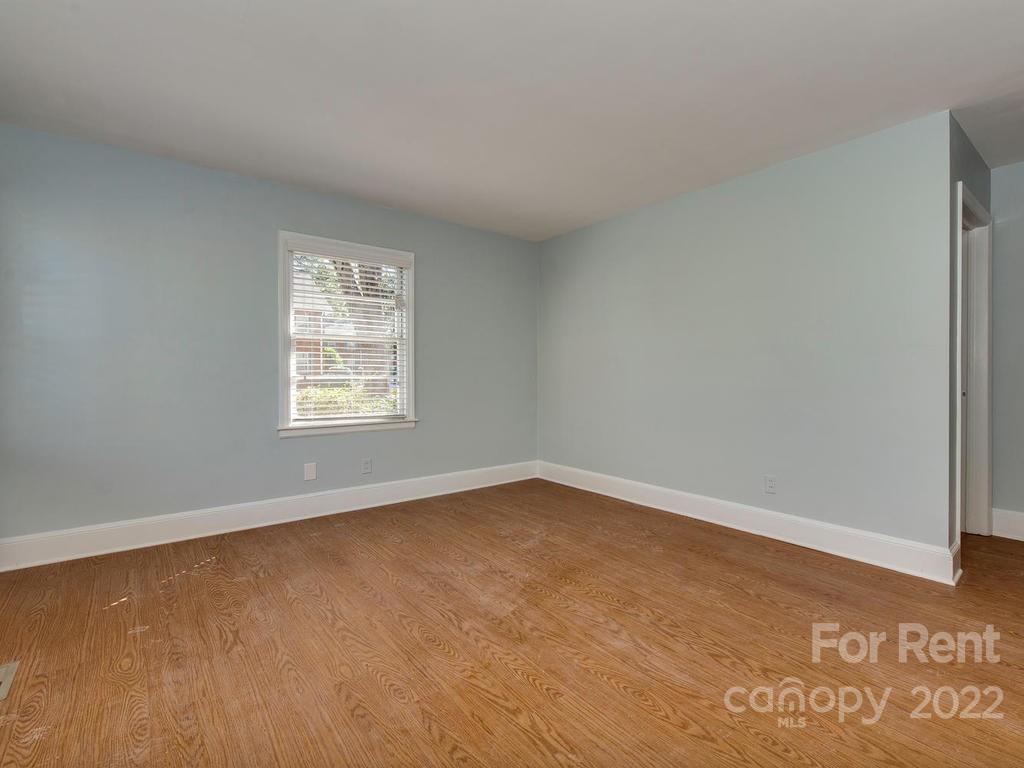 943 B Norland Road, Unit B Charlotte, NC 28205 - Photo 4 of 17 an empty room with a window