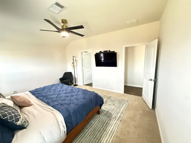 $1,899 | 300 Belmont Place, Lockhart, TX 78644