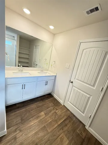 $1,899 | 300 Belmont Place, Lockhart, TX 78644