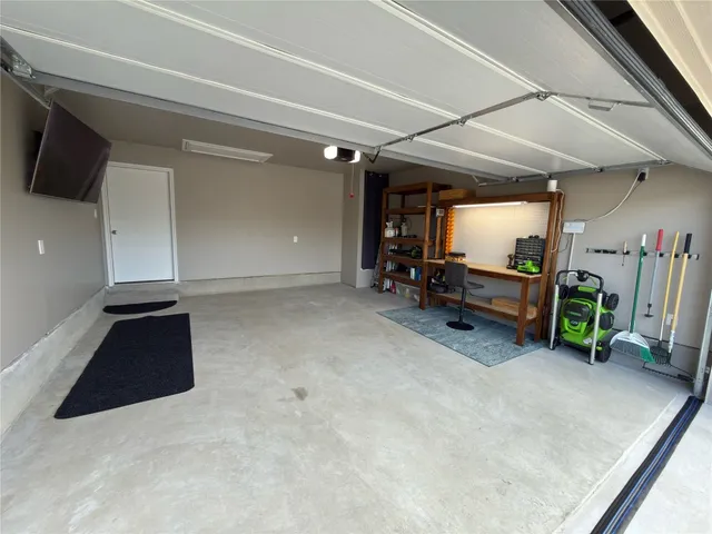 $1,899 | 300 Belmont Place, Lockhart, TX 78644