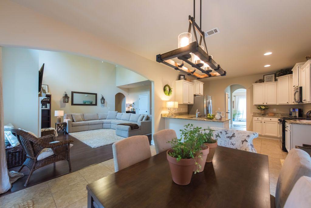 418 Windchime Way Freeport, FL 32439 - Photo 14 of 53 Living area view