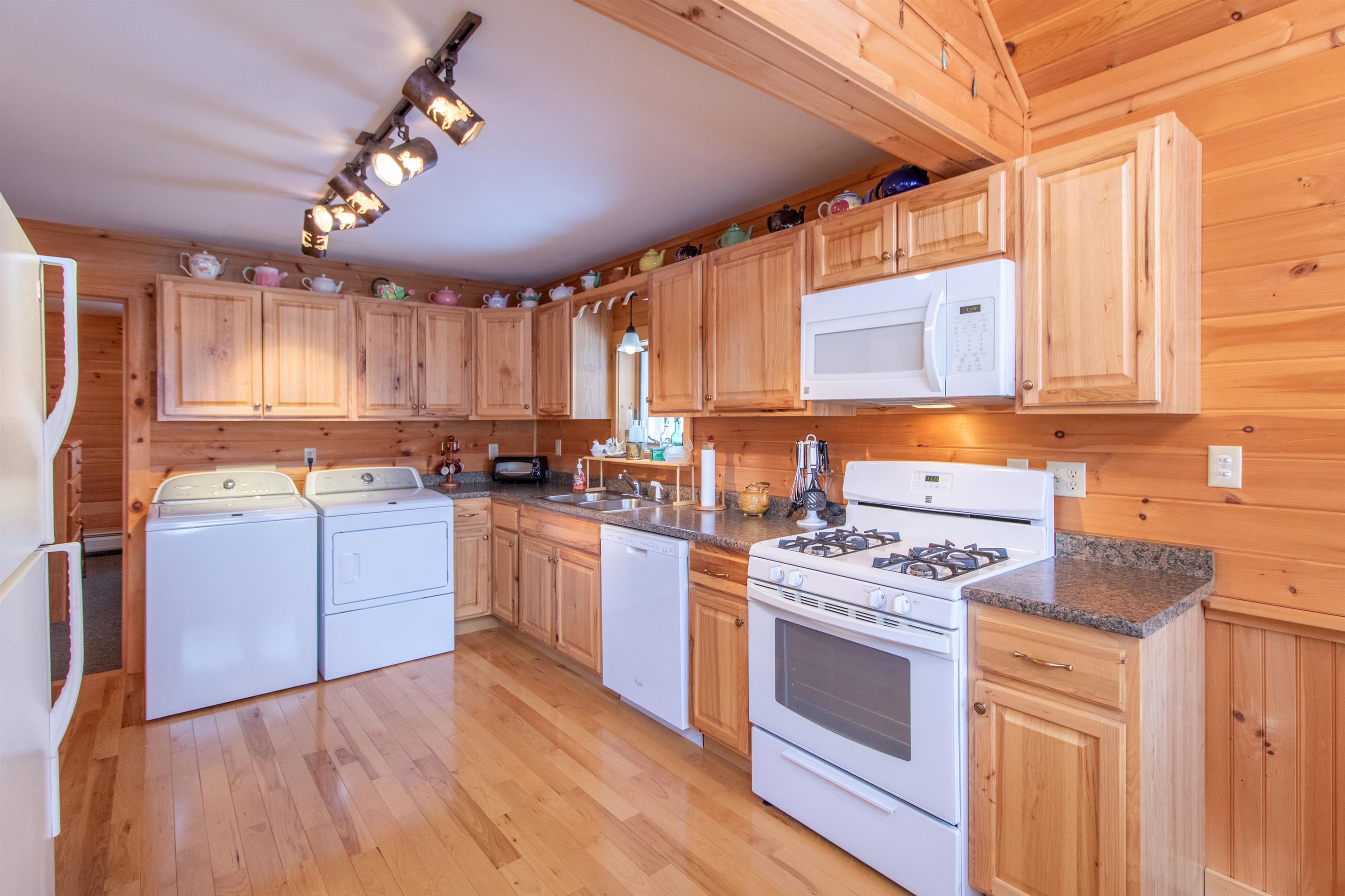 980 Paradis Mountain Road Brighton, VT 05846 - Photo 4 of 41 Gallery Image 4