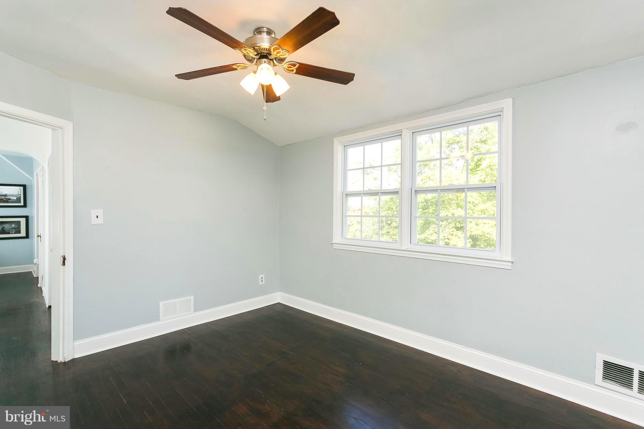 705 Brookwood Road Baltimore, MD 21229 - Photo 24 of 30 Bright Bedroom
