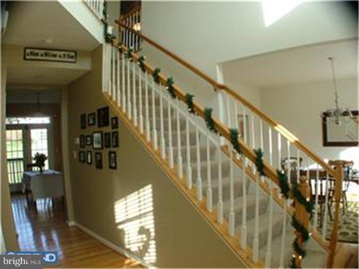 646 Sligo Road Avondale, PA 19311 - Photo 3 of 17 Foyer