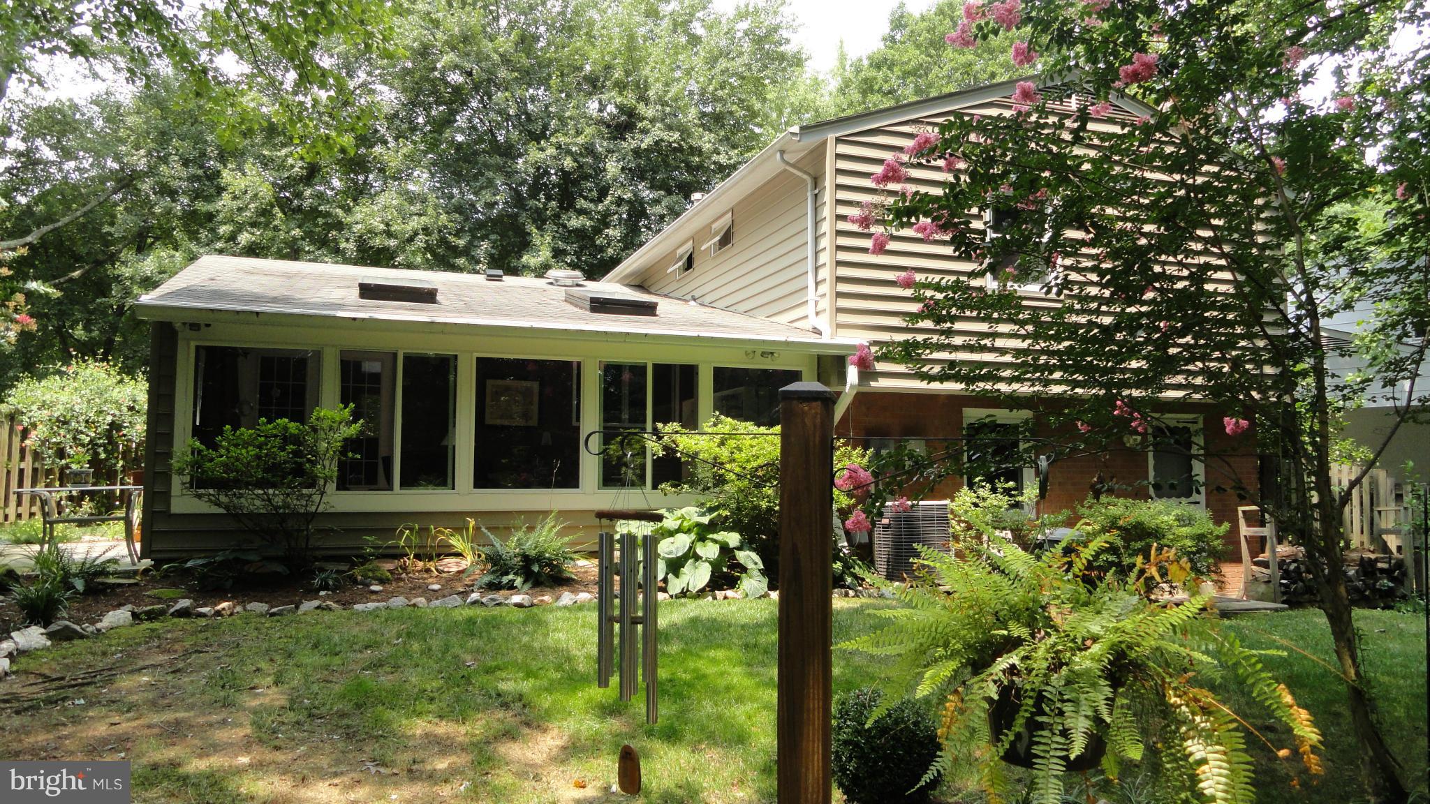 7125 Dryburgh Court Springfield, VA 22152 - Photo 2 of 30 Exterior (Rear)