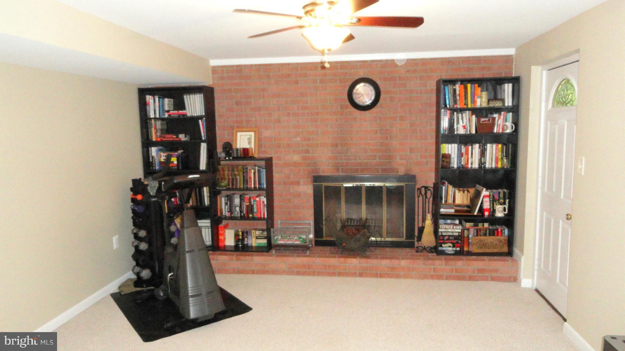 7125 Dryburgh Court Springfield, VA 22152 - Photo 20 of 30 Family Room