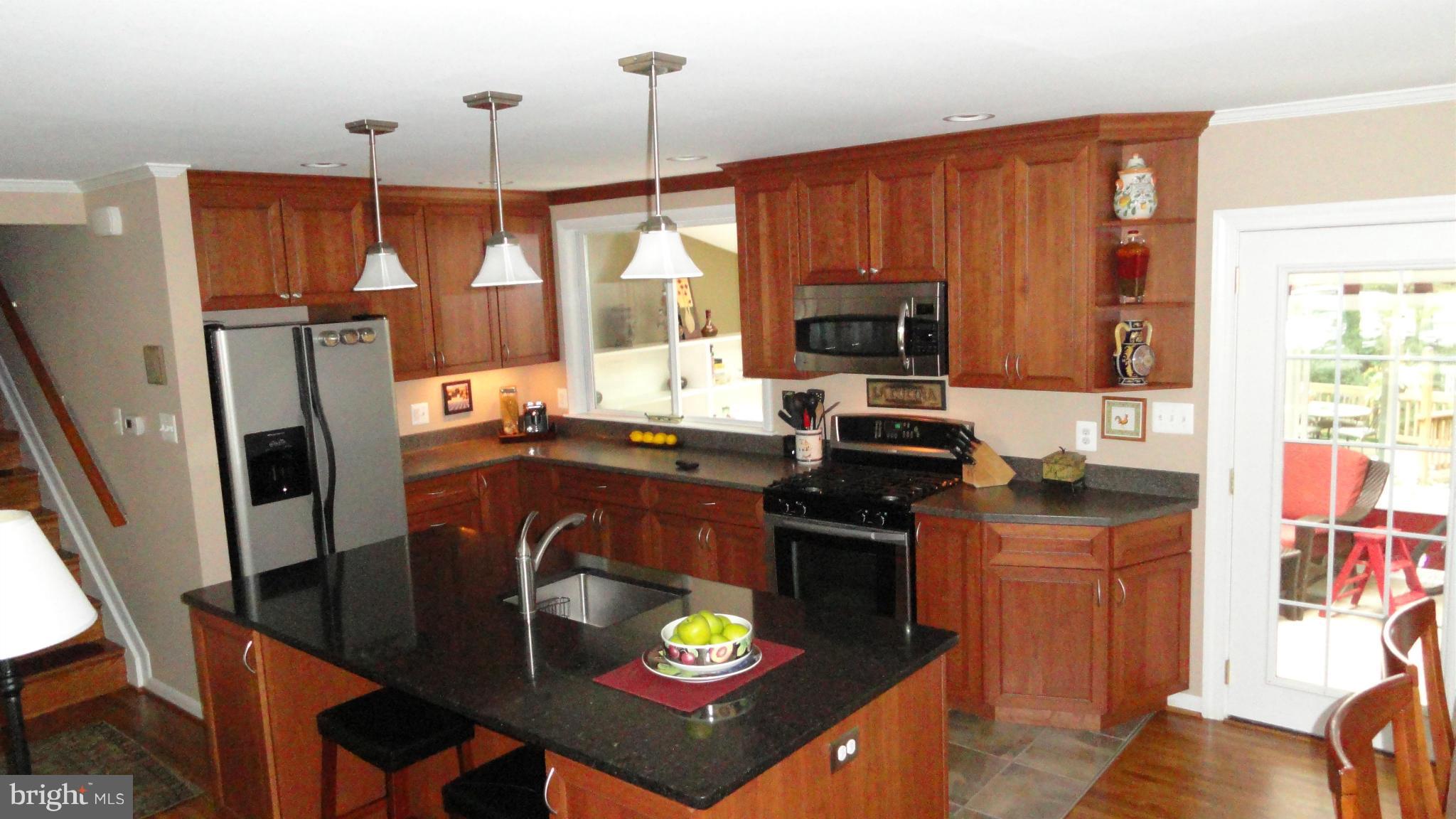7125 Dryburgh Court Springfield, VA 22152 - Photo 6 of 30 Kitchen