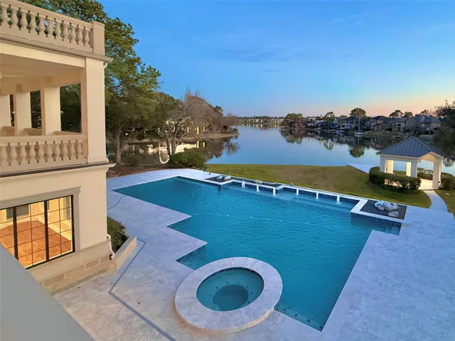 $4,850,000 | 10 West Isle Place, The Woodlands, TX 77381