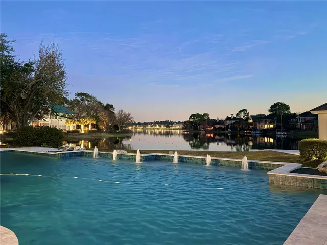 $4,850,000 | 10 West Isle Place, The Woodlands, TX 77381