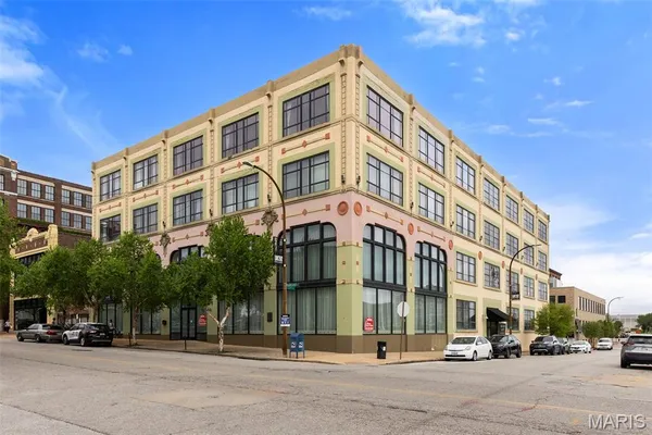 $189,000 | 2201 Locust Street, Unit 305, St. Louis, MO 63103