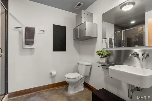 $189,000 | 2201 Locust Street, Unit 305, St. Louis, MO 63103