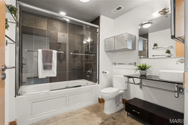 $189,000 | 2201 Locust Street, Unit 305, St. Louis, MO 63103