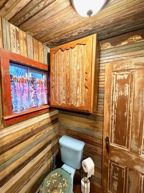 1608 School Street Goldthwaite, TX 76844 - Photo 11 of 25 a bathroom with a toilet and shower