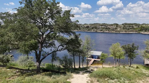 $1,199,000 | 1013 Lakeshore Drive, Spicewood, TX 78669