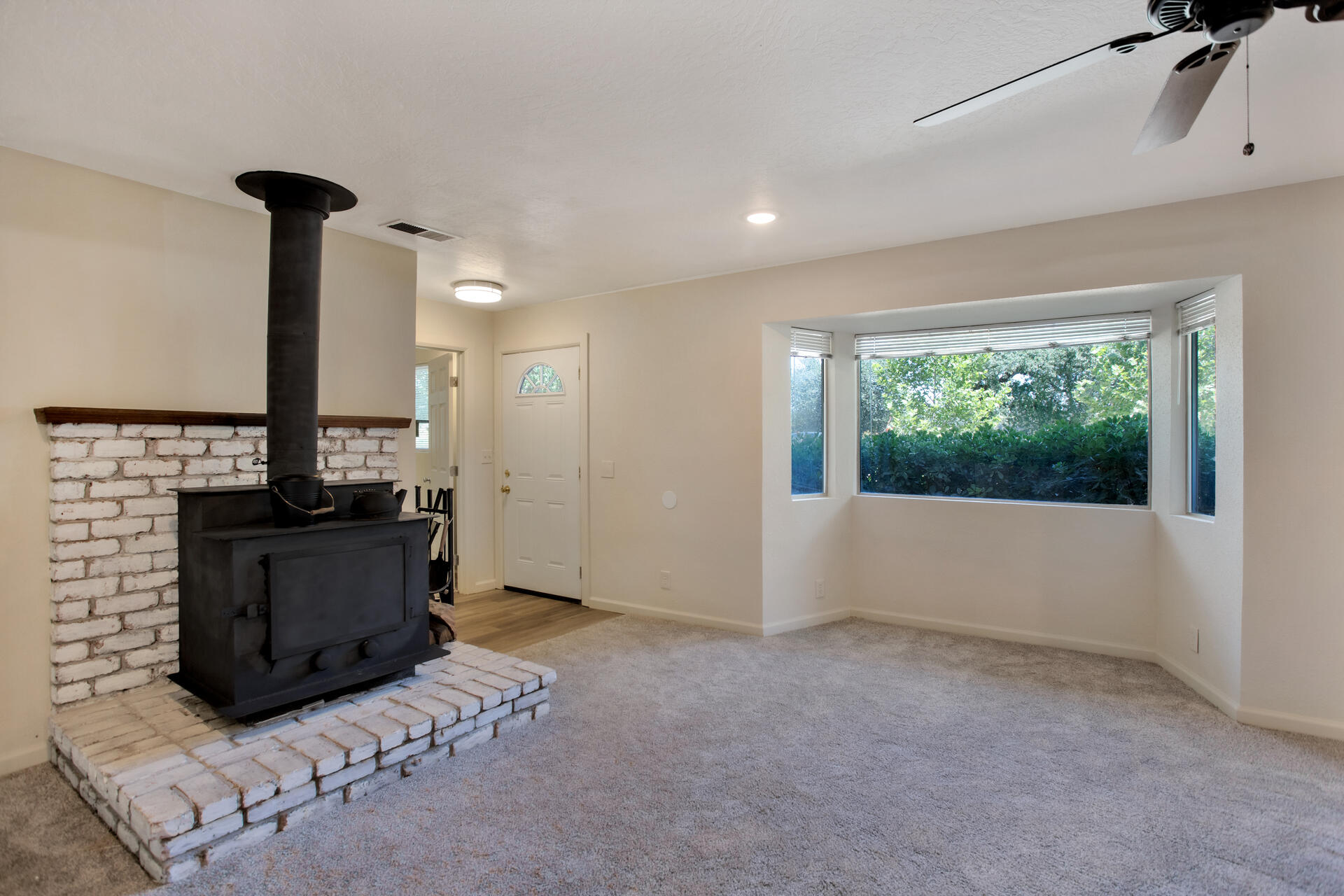 8154 Churn Creek Road Redding, CA 96002 - Photo 4 of 22 IMG_5208