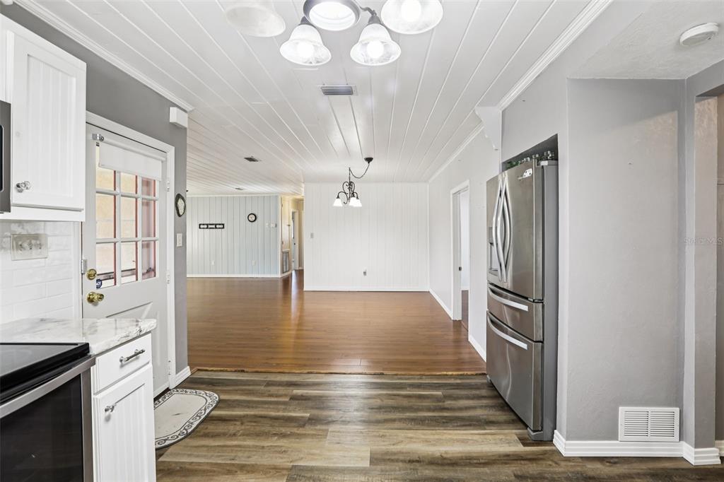 33137 Cercelia Road Dade City, FL 33523 - Photo 12 of 39