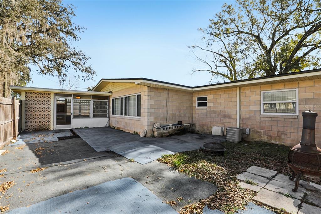 33137 Cercelia Road Dade City, FL 33523 - Photo 29 of 39