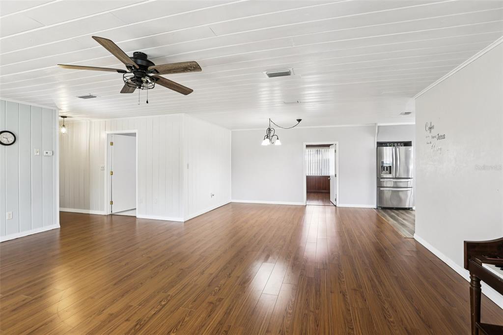 33137 Cercelia Road Dade City, FL 33523 - Photo 8 of 39