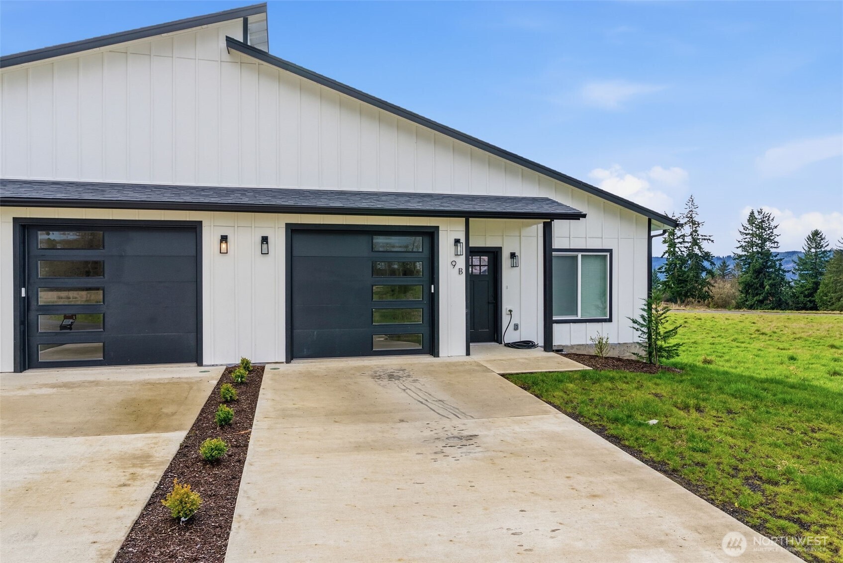 9 Anchor Way, Unit B Cathlamet, WA 98612 - Photo 2 of 26