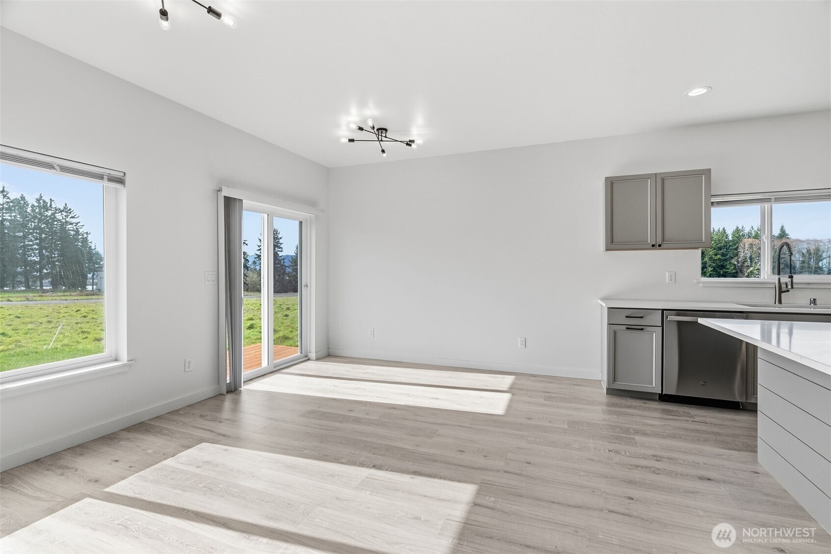 9 Anchor Way, Unit B Cathlamet, WA 98612 - Photo 10 of 26