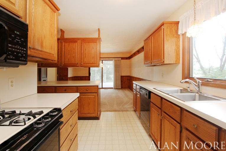 5847 Belding Road Northeast Rockford, MI 49341 - Photo 10 of 31 IMG_3379
