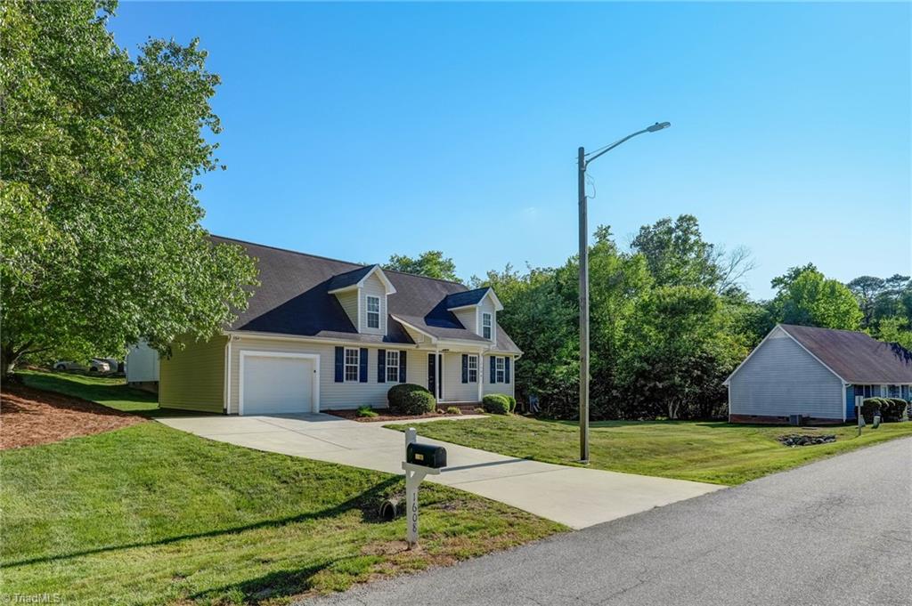 1608 Bridgeport Terrace High Point, NC 27265 - Photo 2 of 28 Front Yard