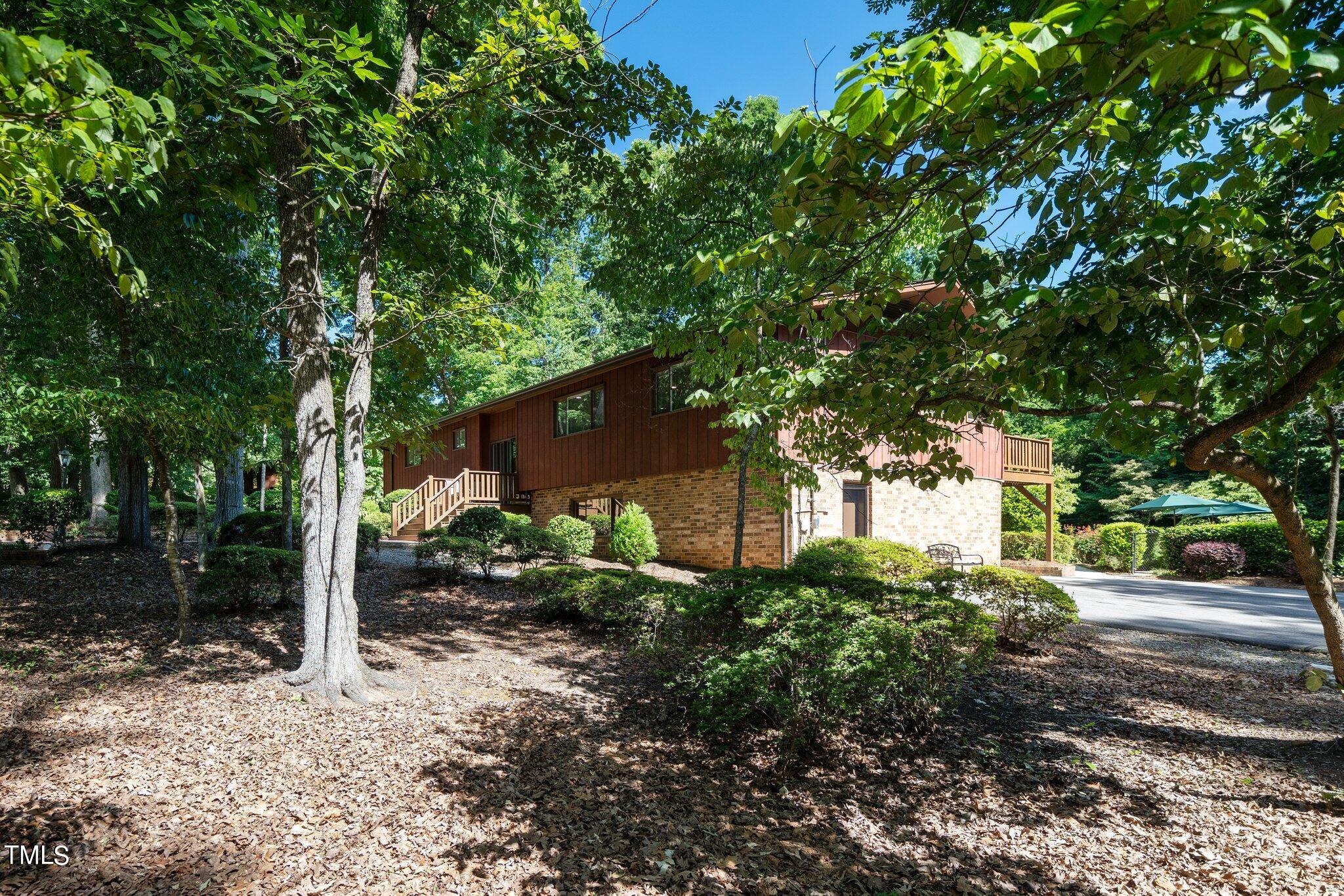 6406 Arnold Road Raleigh, NC 27607 - Photo 5 of 44 5-web-or-mls-6406 Arnold Rd (5 of 44)