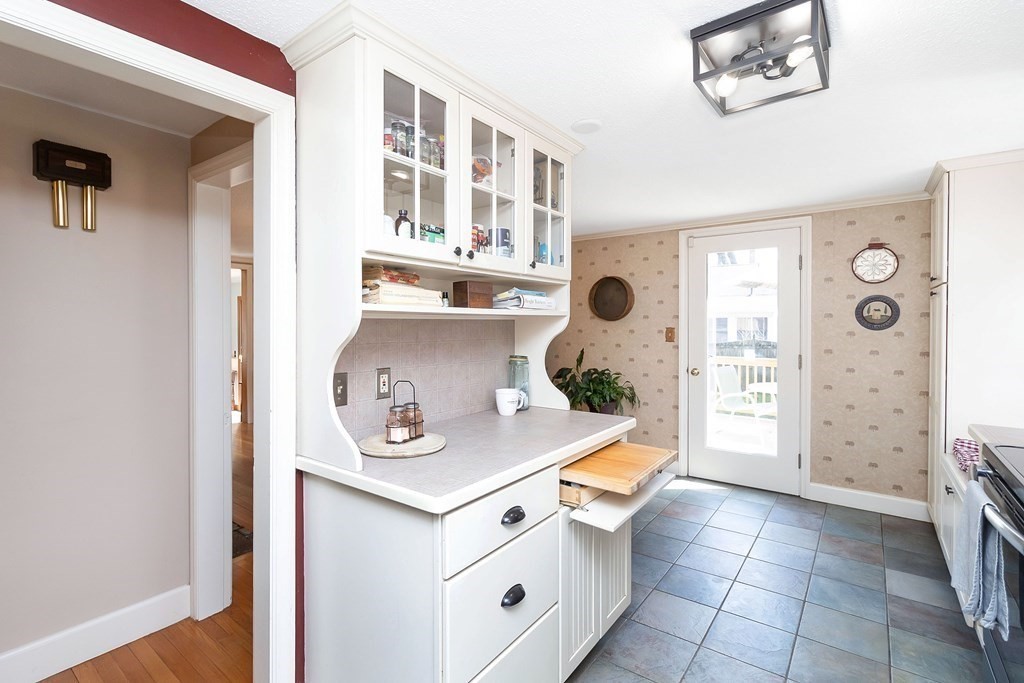 15 Maxwell Place Springfield, MA 01118 - Photo 12 of 42 Gallery Image 12