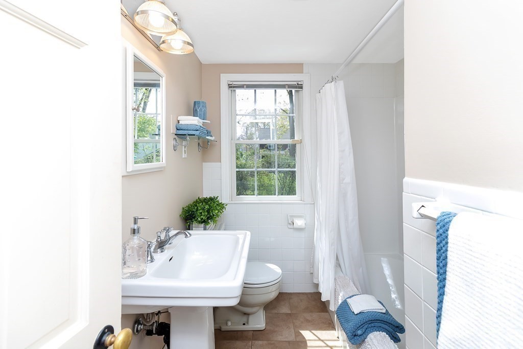 15 Maxwell Place Springfield, MA 01118 - Photo 25 of 42 Gallery Image 25