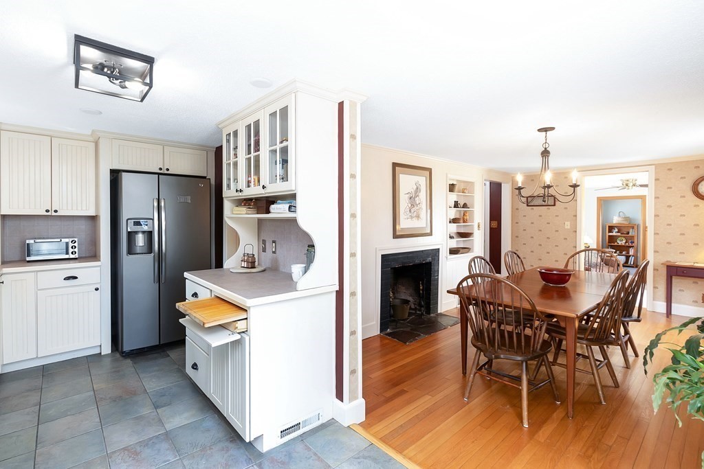 15 Maxwell Place Springfield, MA 01118 - Photo 7 of 42 Gallery Image 7