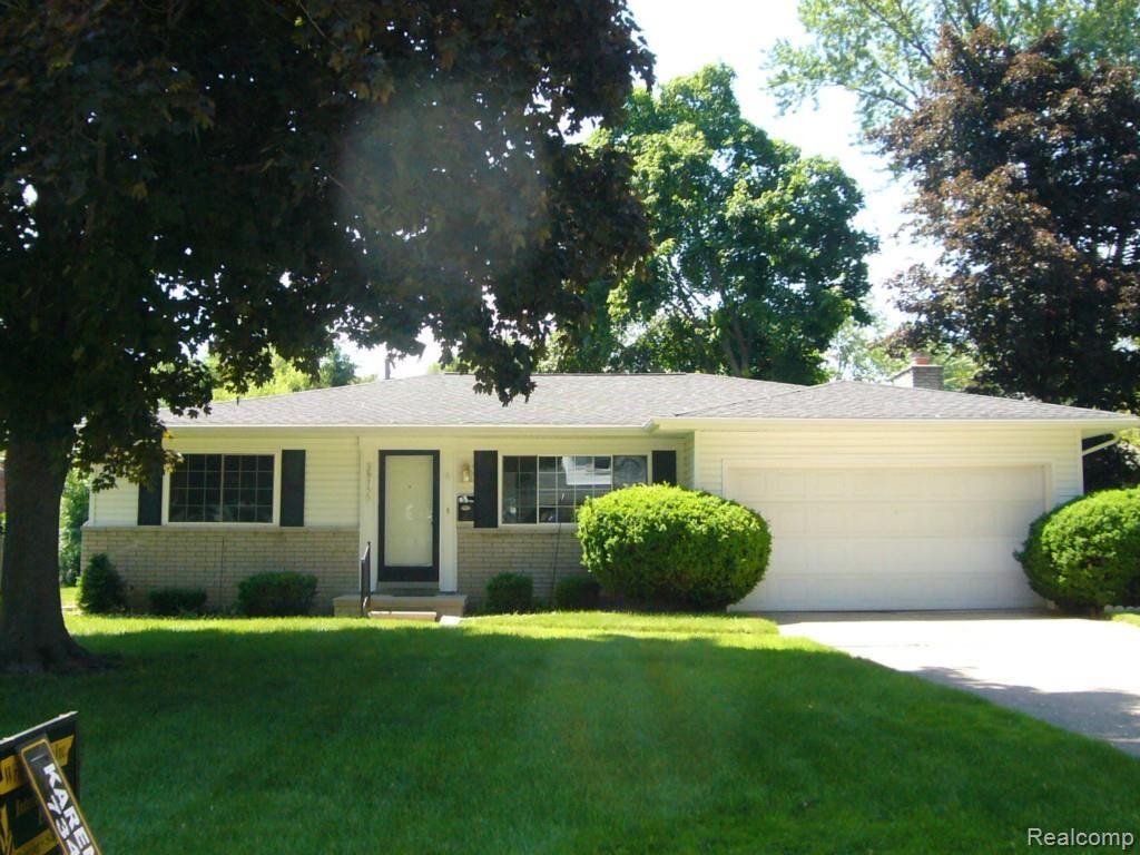 29755 Rambling Road Southfield, MI 48076 - Photo 1 of 21