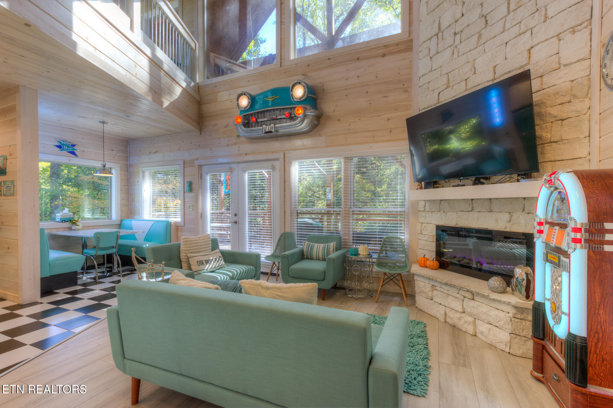 523 Hideaway Ridge Circle Sevierville, TN 37862 - Photo 3 of 55 03