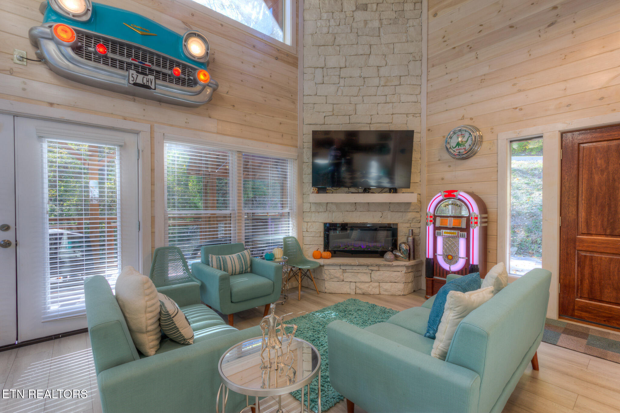 523 Hideaway Ridge Circle Sevierville, TN 37862 - Photo 4 of 55 04