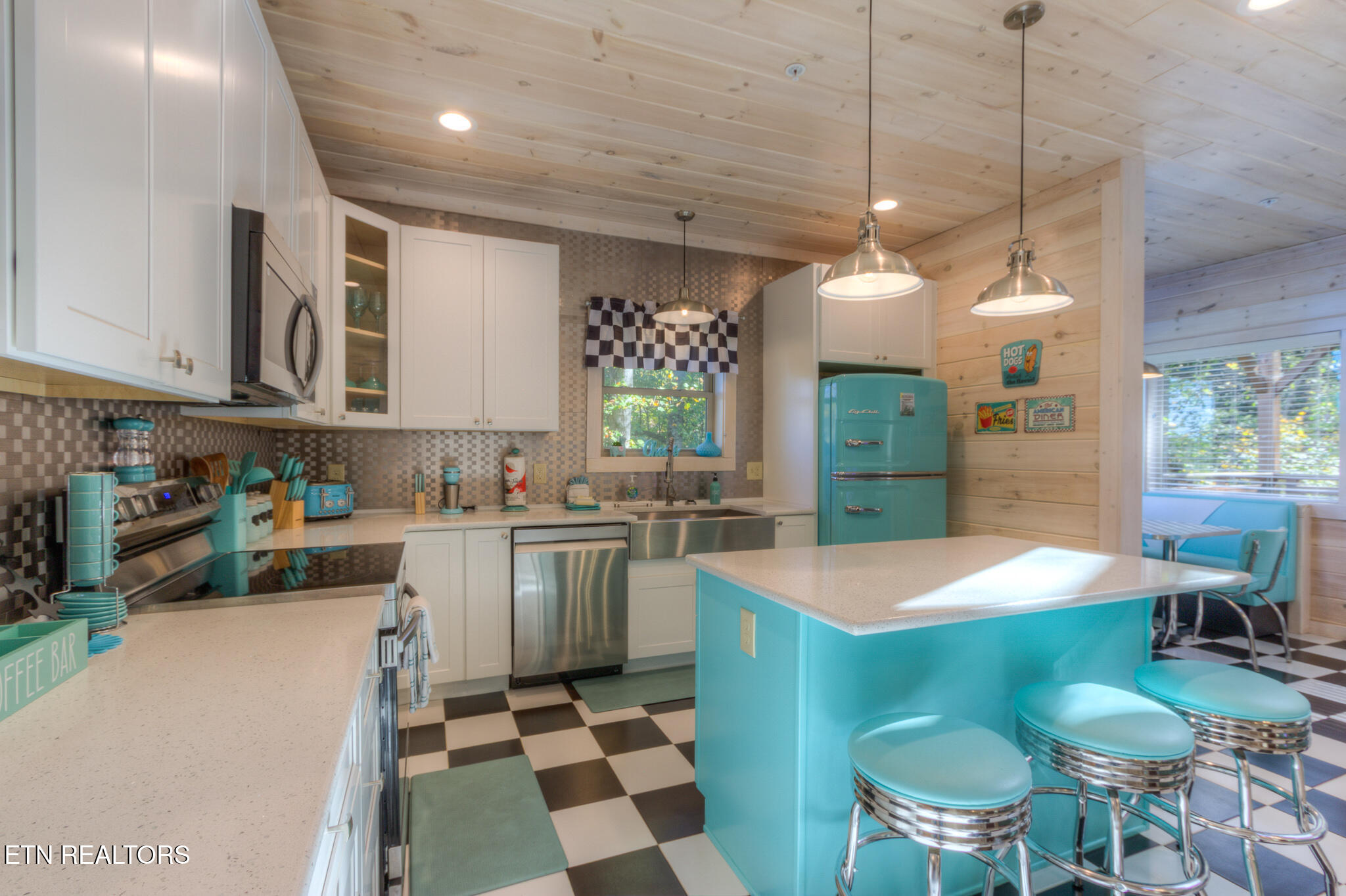 523 Hideaway Ridge Circle Sevierville, TN 37862 - Photo 7 of 55 07