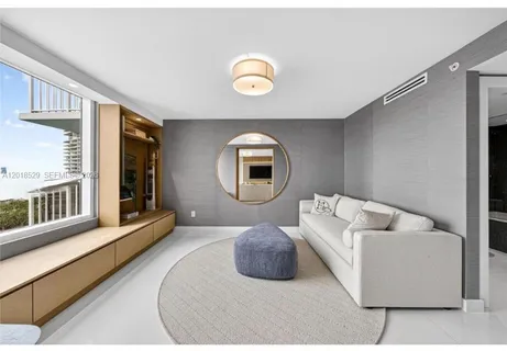 $9,500 | 400 South Pointe Drive, Unit 1501, Miami Beach, FL 33139