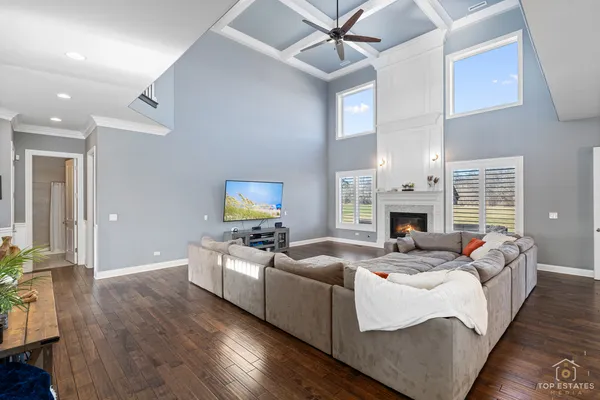 $1,250,000 | 17931 South Crystal Lake Drive, Mokena, IL 60448