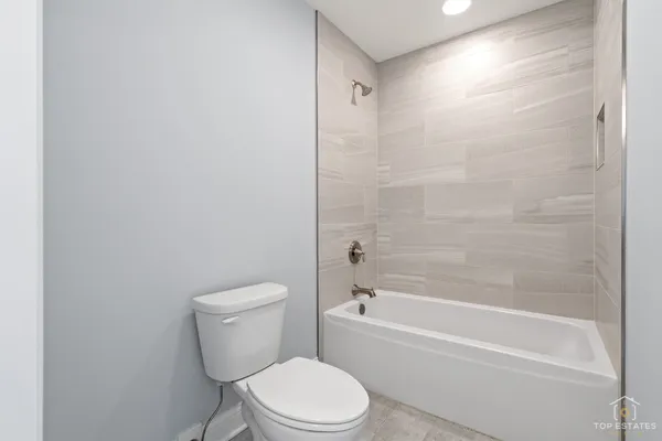 $1,250,000 | 17931 South Crystal Lake Drive, Mokena, IL 60448