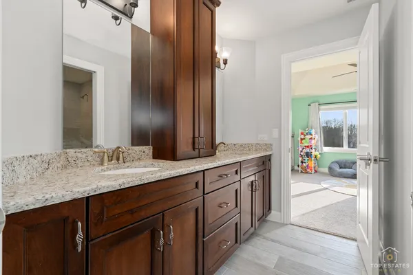 $1,250,000 | 17931 South Crystal Lake Drive, Mokena, IL 60448