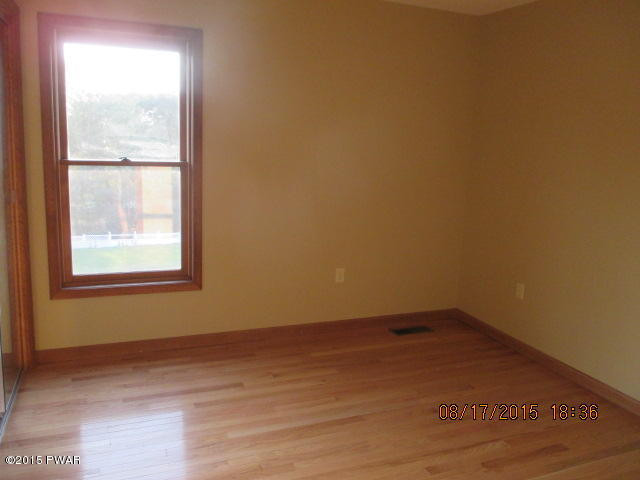 1789 Pne Rdg Drive Bushkill, PA 18324 - Photo 9 of 17